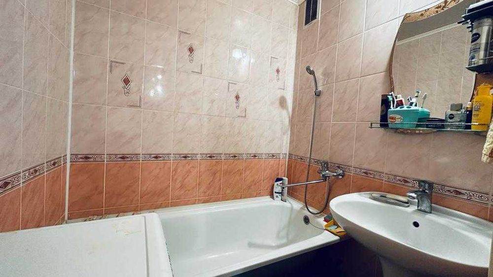 Продам 3комн на Мамыраева