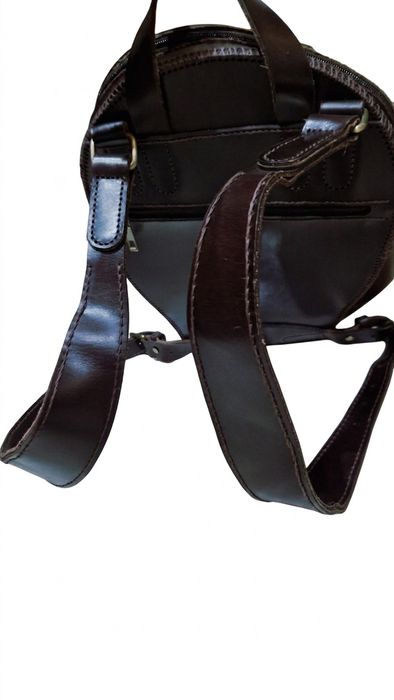 Раница в формата на череп ръчна изработка от телешки бокс.