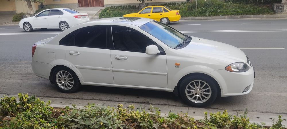 Прадаётся лассети