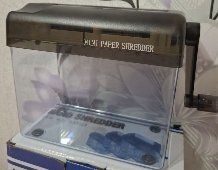 Мини шредер - измельчитель бумаги