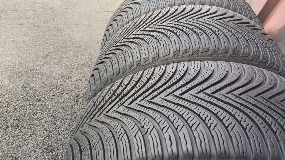 4бр.зимни гуми 215/55/16 Michelin Alpin5