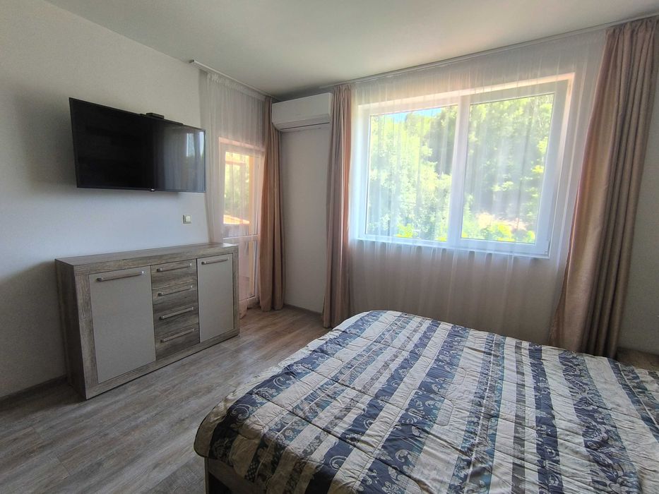 Продава се Къща в с. Драгичево, Област Перник - 220 кв.м за 1910 €/кв.м - Снимка #19