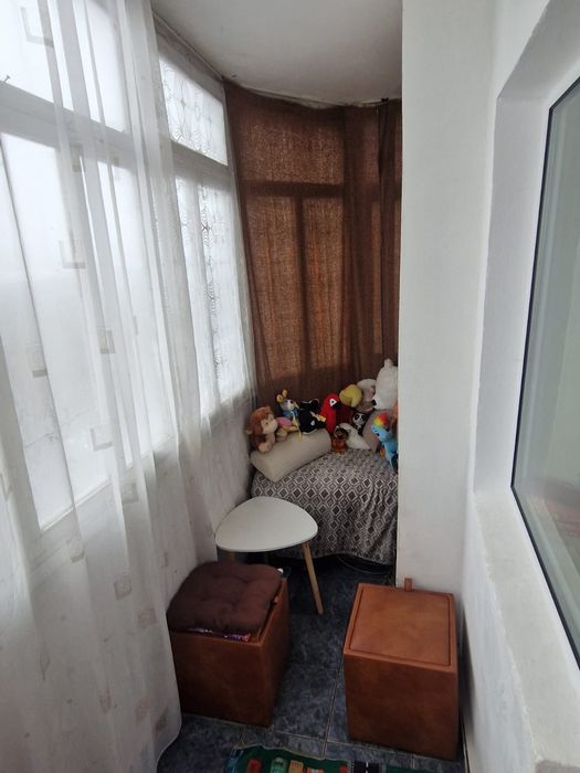 Garsonieră 26 mp + terasă, mobilată, AC, acoperiș nou , vedere Dunare