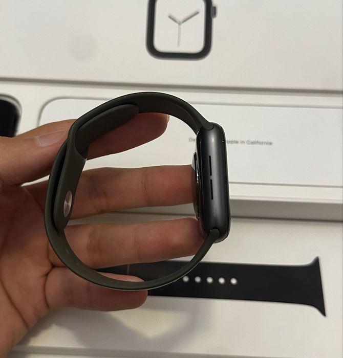 Apple watch 4/44 81% Black