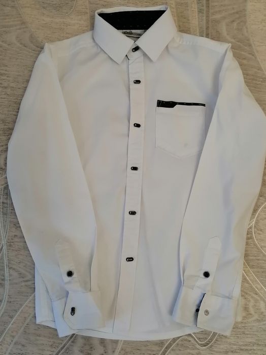 Продам школьную одежду