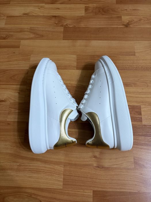 Alexander McQueen 43
