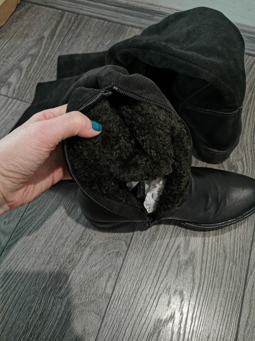 Cizme lungi peste genunchi