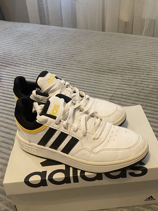 adidas обувки
