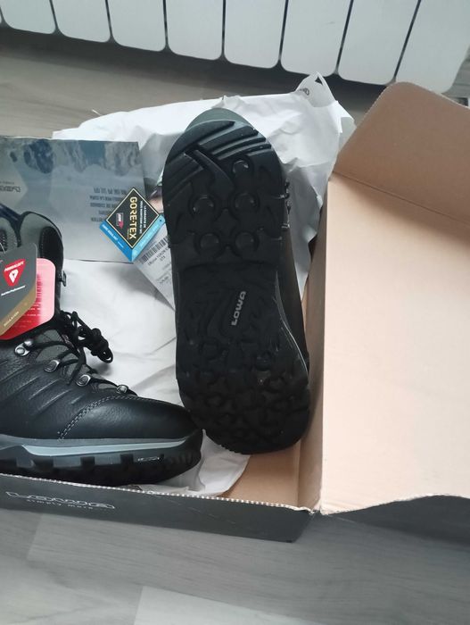 Lowa yukon ice ll gtx.