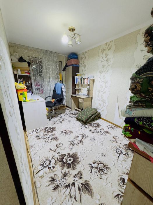 Срочно продаётся квартира ТТЗ бозор 4 комнт