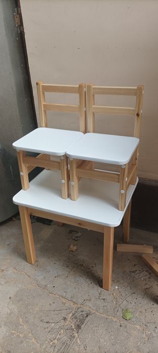 Комплект детской мебели. Стол и 2 стула