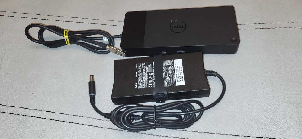 DELL WD19 Dock fuctional  (mufa usb C eplasticu lipseste e fuctional se poate testa  ofer si video pentru verificare+incarcator )