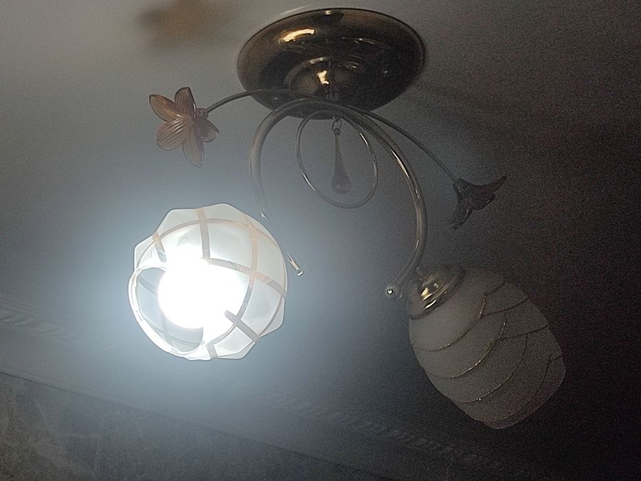 Продам классные люстры