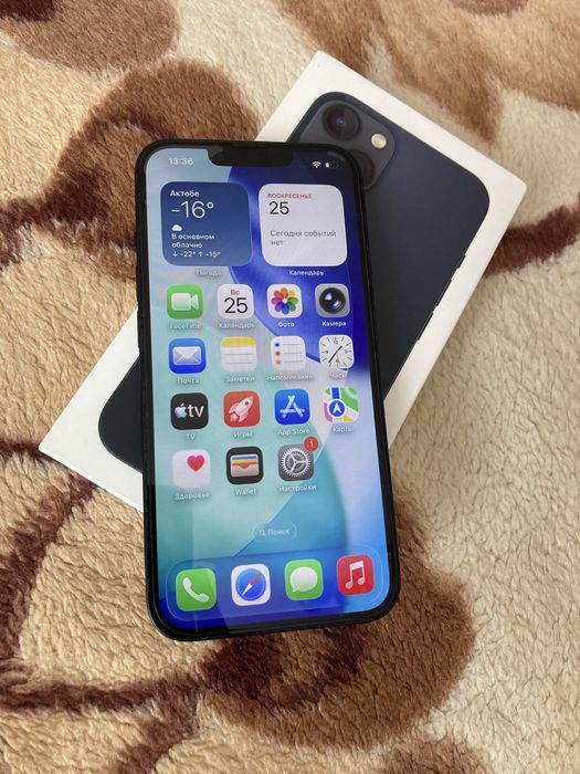 Продам iPhone 13.