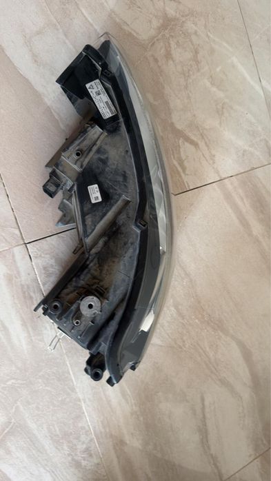 Оригинален десен фар за Audi A1 (2012) - Би Ксенон/LED