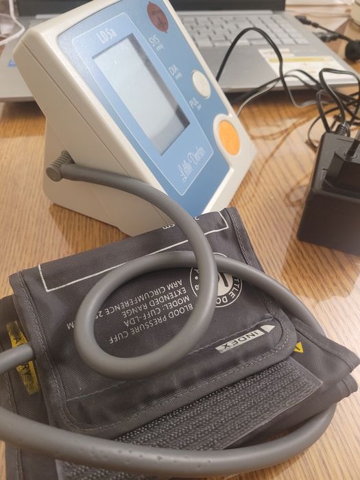 Продам тонометр Little Doctor LD5A