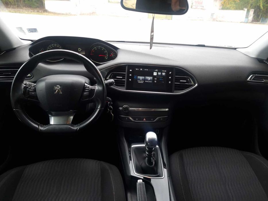 Peugeot 308 1.6 безнин 125к.с. 2014г.