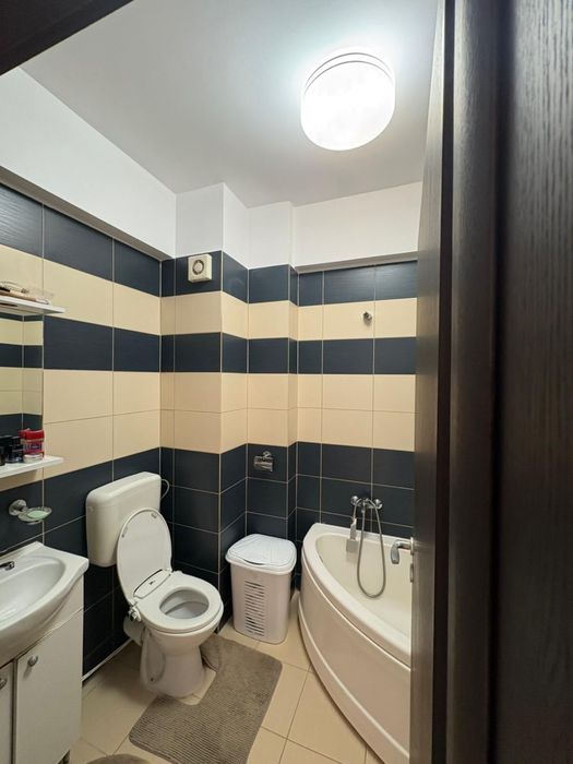 Apartament 2 camere vedere stradala