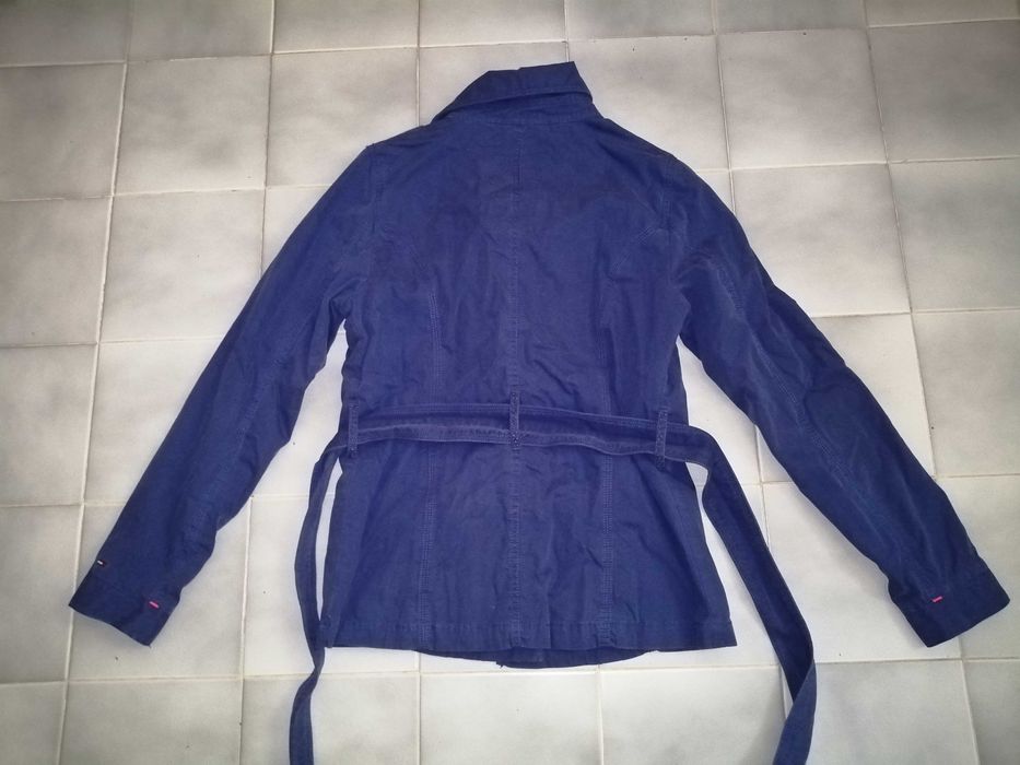 Tommy Hilfiger оригинално дамско преходно яке с колан и пайети р-р M