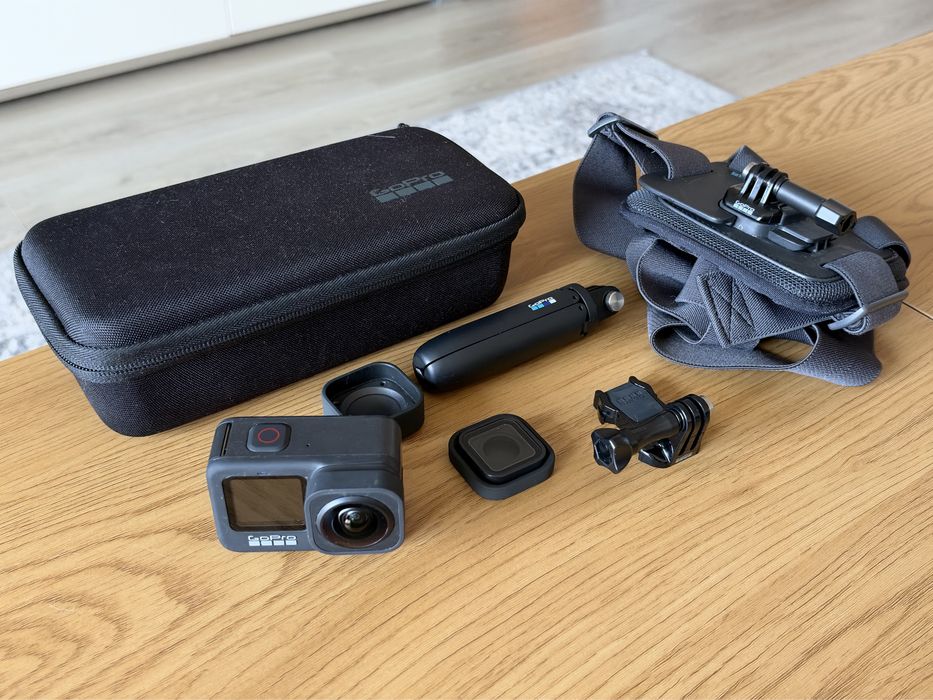 GoPro HERO 9 Black 5K + Max Lens Mod, ham piept și accesorii GoPro