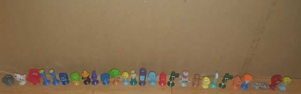 Colectie 202 figurine stikeez si alte accesorii