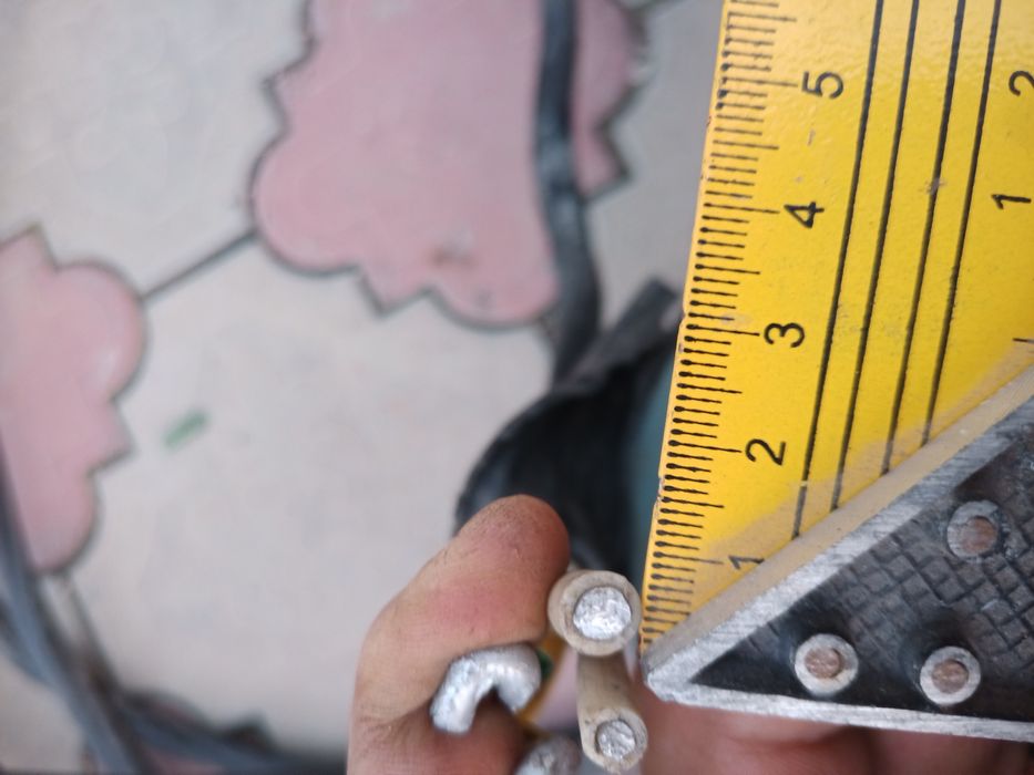 Кабель куски примерно 20м