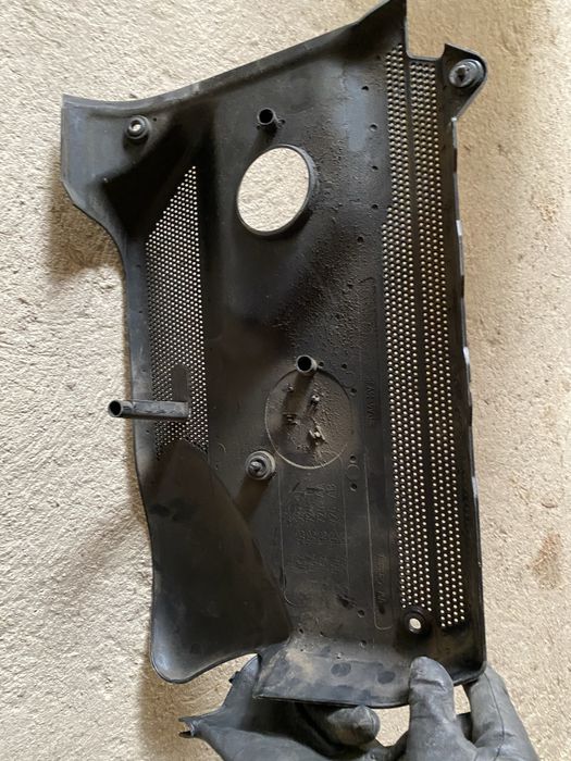 Пластмасов капак двигател Octavia