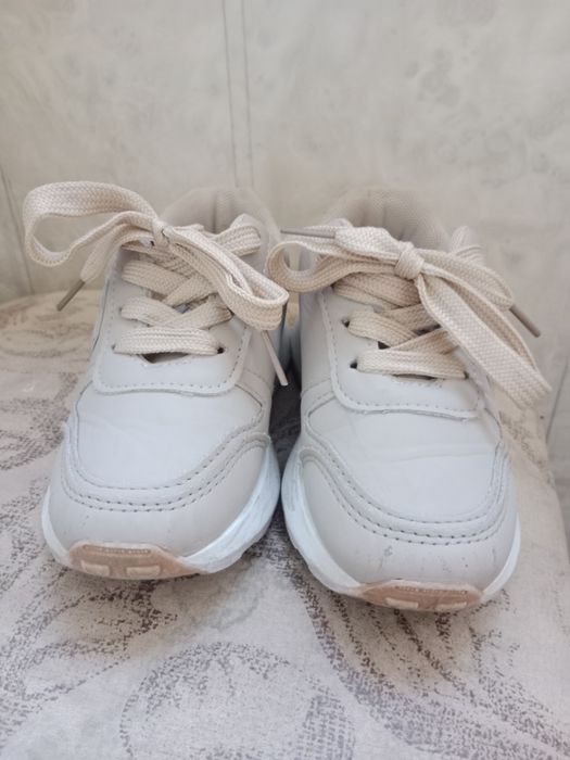 Продам кроссовки