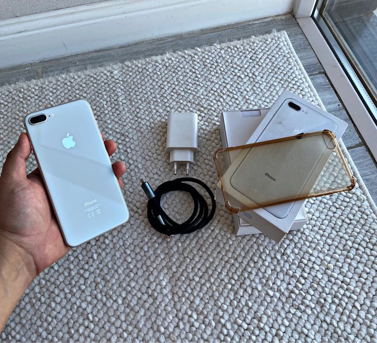 iPhone 8 plus/64GB/akb100%