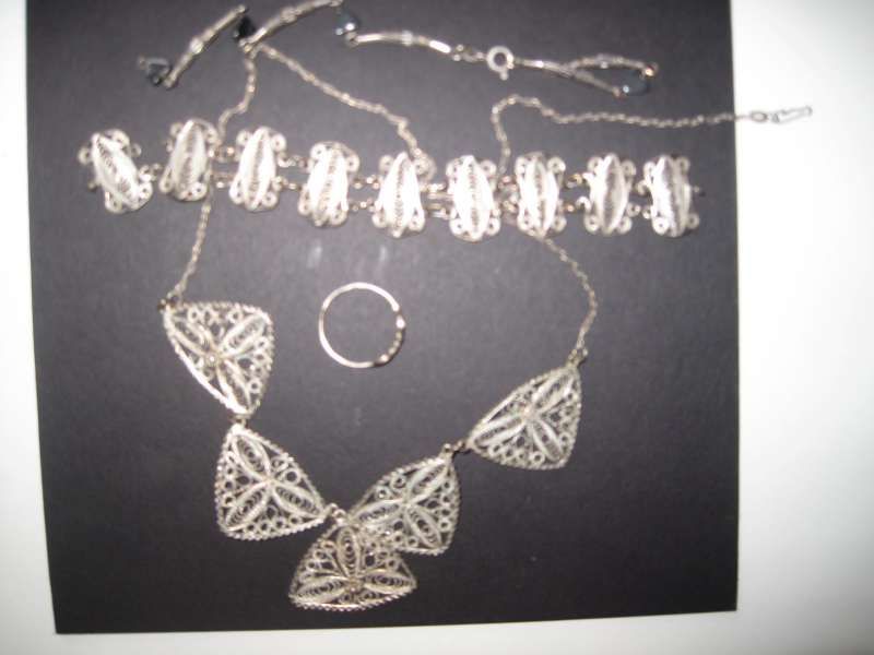 Сребърно колие, гривна и пръстен