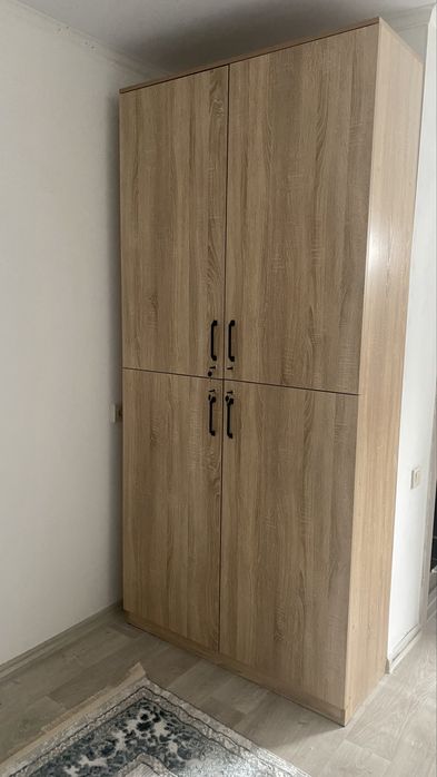 Шкаф для одежды или офисный