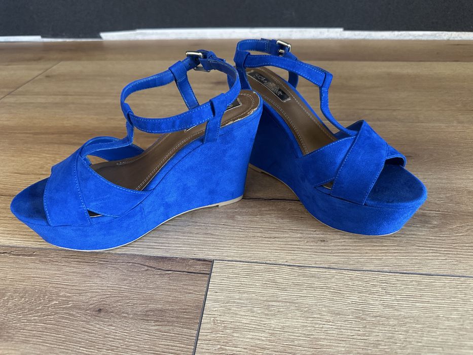 Сандали сини Zara