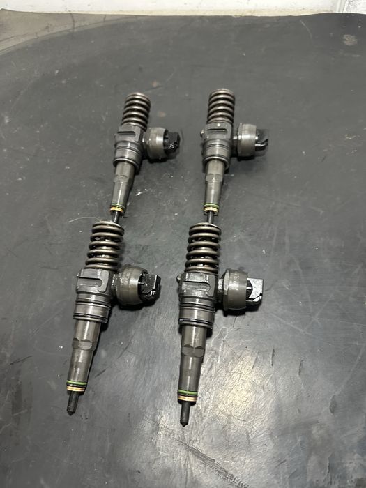Injector injectoare BA  Volkswagen Vw Transporter T5 1.9 TDI BRS AXB