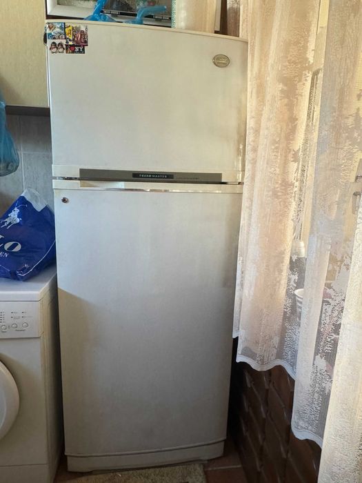 Холодильник GOLD STAR (LG)