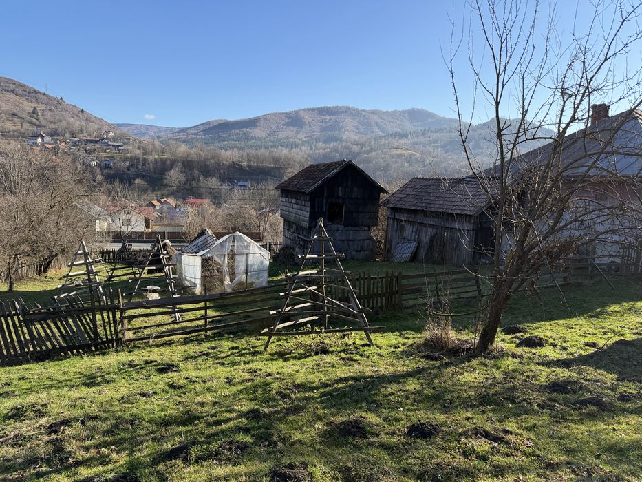CASĂ + 1.500 mp teren intravilan – Valea Doftanei, vedere deosebita