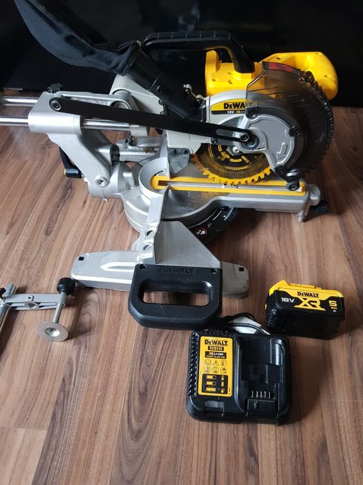 Dewalt DCS 365,circular pe acumulatori,pentru tăieri înclinate.