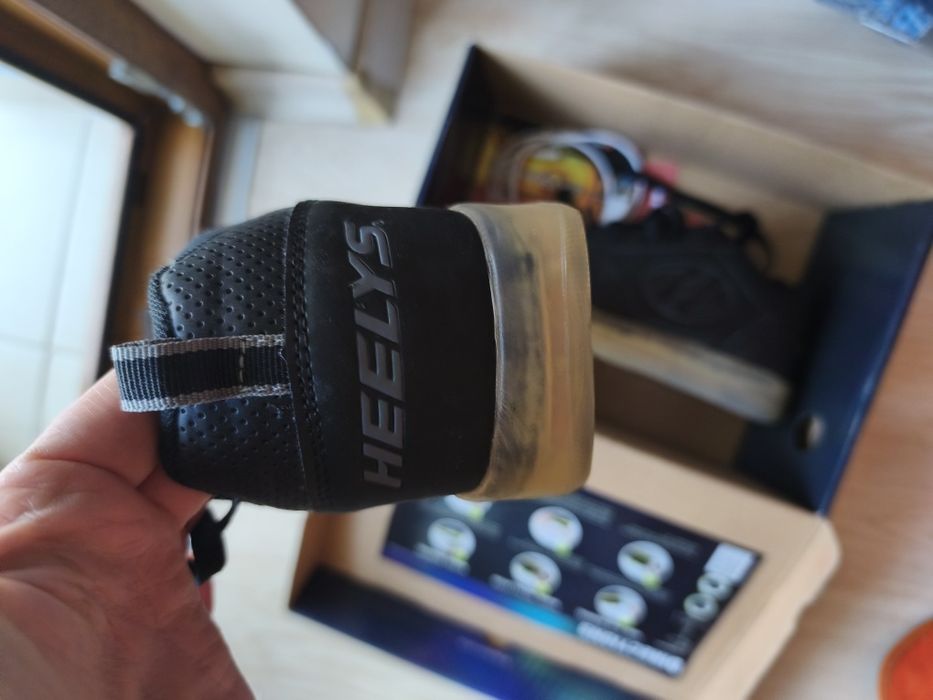 Детски маратонки с колелца Heelys