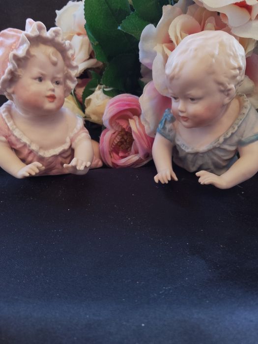 Две фигури "Пиано бебе" по идея на Андреа Садек