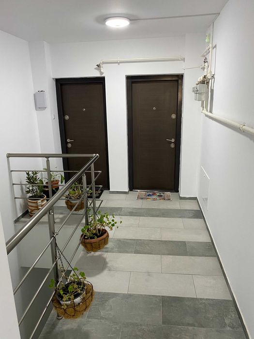 Apartament 2 camere + terasă, parcare privată, curte privată