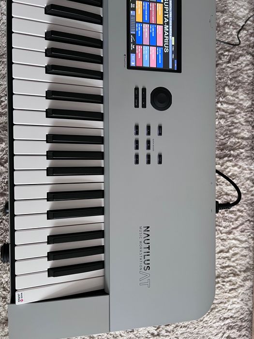 Korg Nautilus 61 AT ( ediție limitată) gri