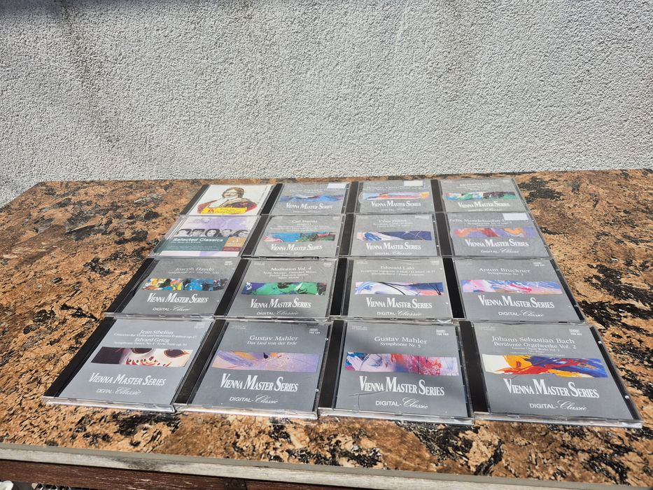 Vând Lot 16 CD cu muzica clasica mixta din colectia PILZ