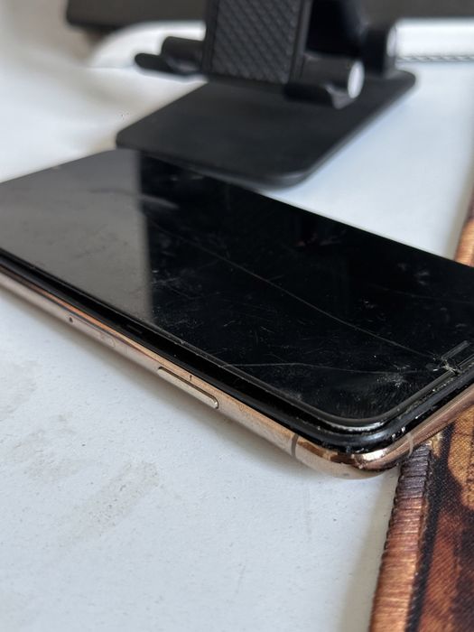 iPhone XS - Defect / Pentru piese sau reparat (baterie si display)