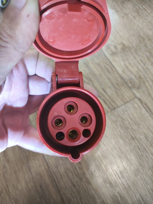 Розетка силовая. Разъем силовой