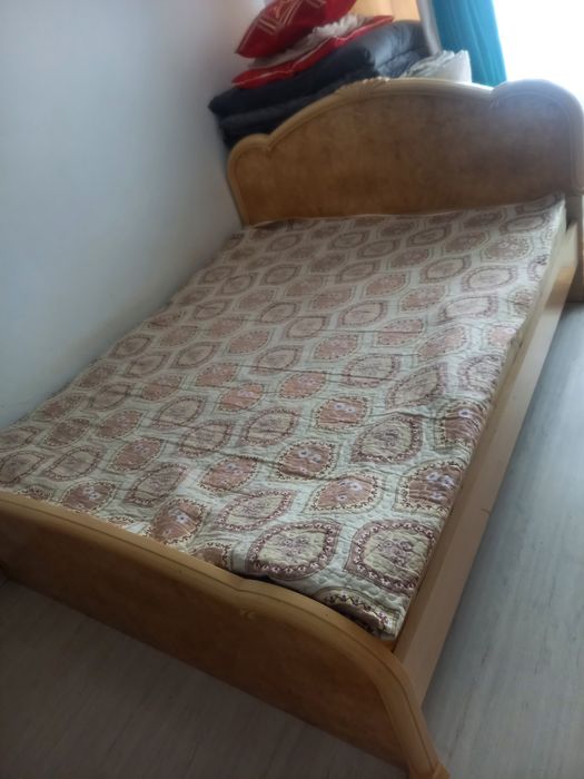 Продам кроват, камод, зеркало