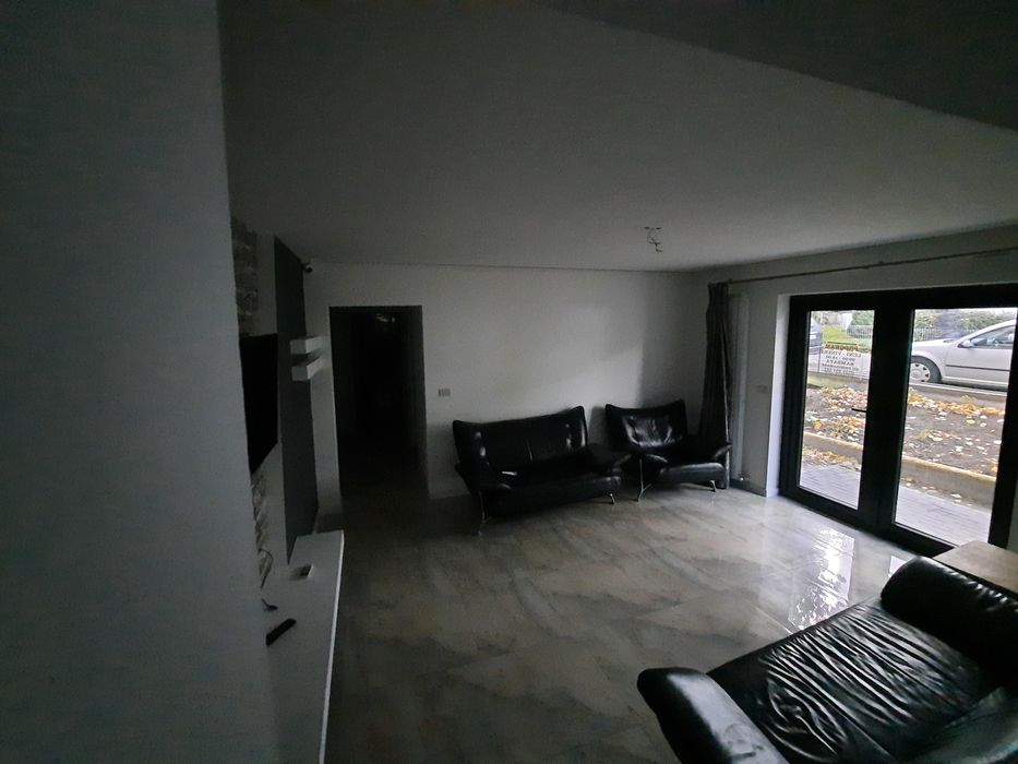 Vand  spațiu comercial