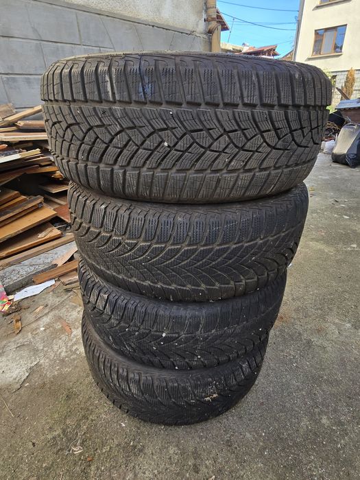 Зимни гуми перфектни Goodyear 225/55/17 карани 2 сезона