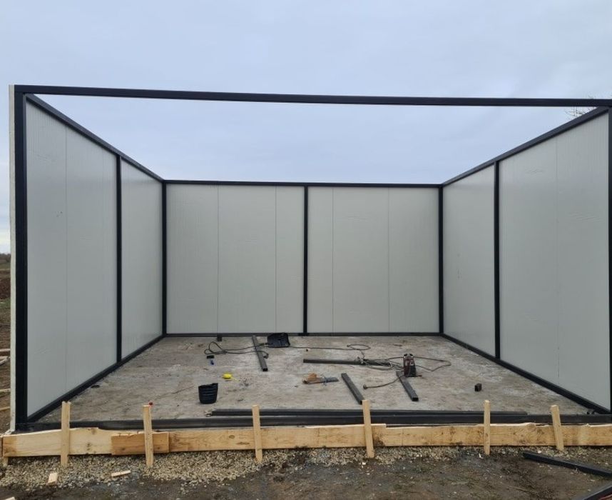 Vând garaje pe structura metalica