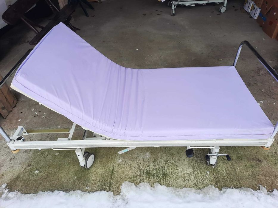 Pat medical de poziționare mecanică Hillrom, cu saltea inclus