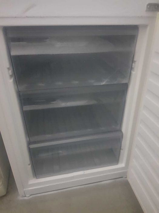 Хладилник с фризер Баукнехт