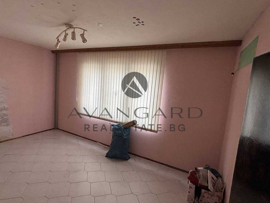 Продава се Тристаен апартамент в Пловдив, Кючук Париж - 100 кв.м за 1643 €/кв.м - Снимка #2